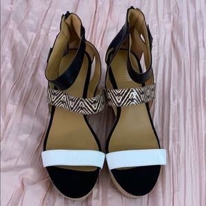 Patterned wedge heels